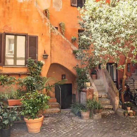 Holiday home The Red House At Arco Degli Acetari Rome