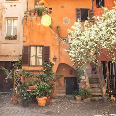Holiday home The Red House At Arco Degli Acetari Rome