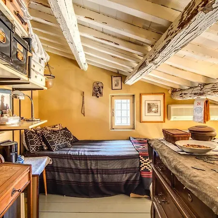 The Red House At Arco Degli Acetari Holiday home