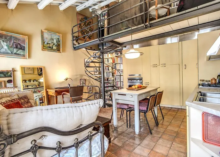 Vakantiehuis The Red House At Arco Degli Acetari Rome